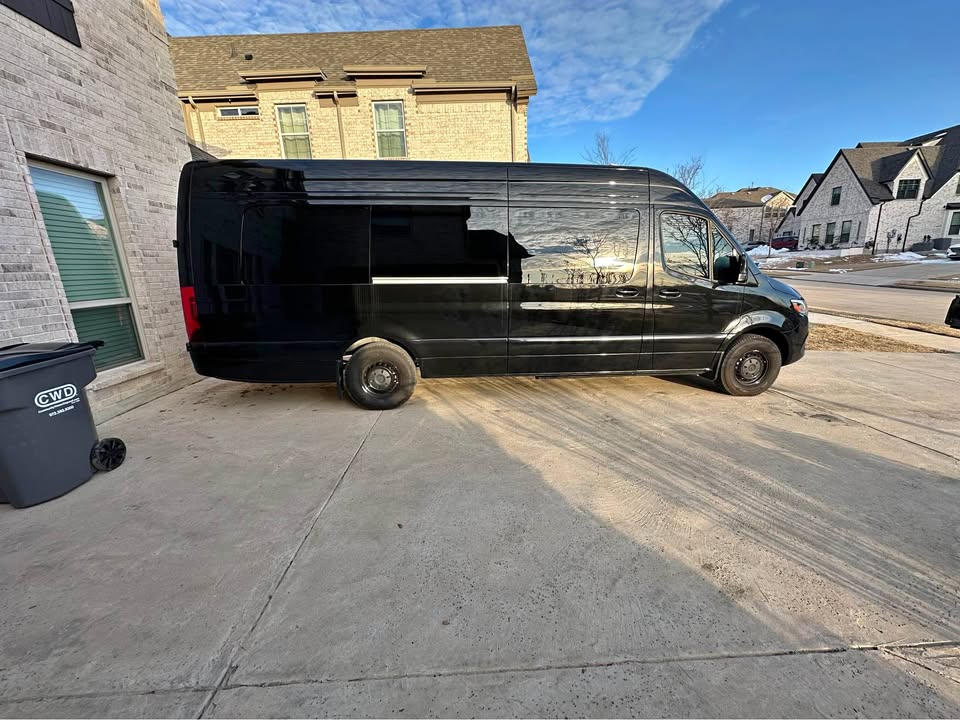 Blacked-out Sprinter