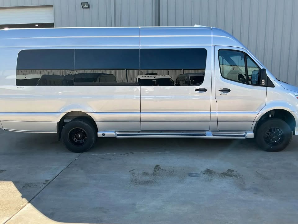 Silver Sprinter exterior