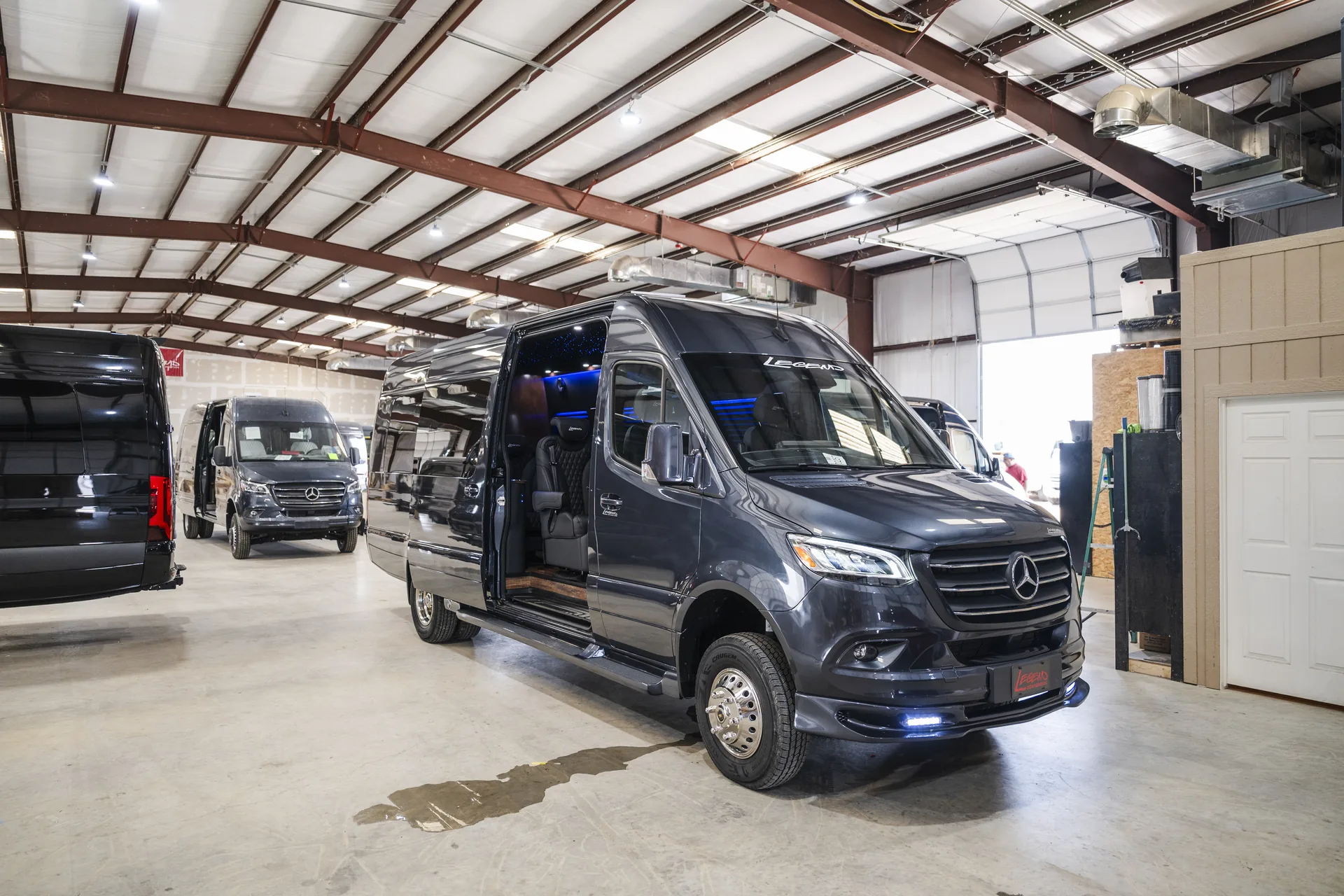 Graphite Sprinter front three-quarter