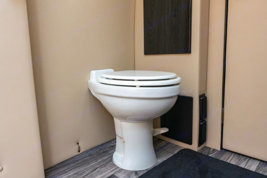 Enclosed toilet